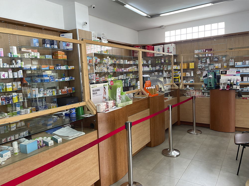 Farmacia Gregorio de Miguel Valencia interior mostrador 2