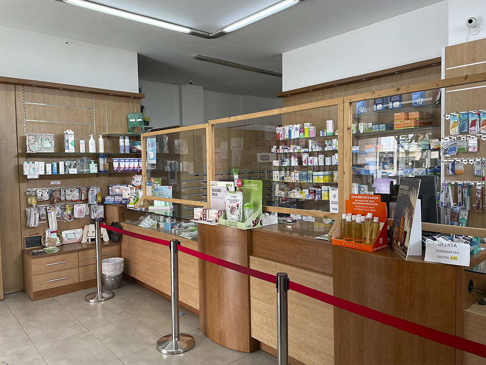 Farmacia Gregorio de Miguel Valencia interior mostrador 3